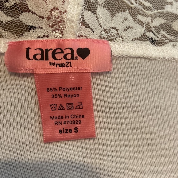 Rue 21 tee - Picture 2 of 5